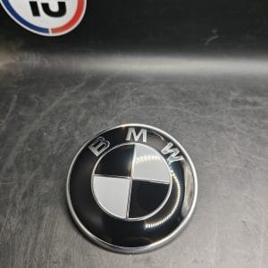BMW 82mm merkki, Musta valkoinen.