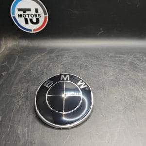 BMW 82mm merkki, Musta