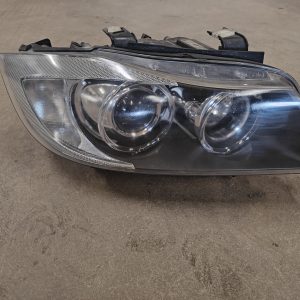 BMW E90/91 Xenon ajovalo, Oikea.
